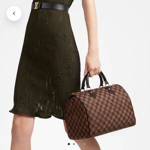 Louis Vuitton SPEEDY 30 Handbag Slightly Used